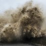 К востоку Китая приближаются два тайфуна