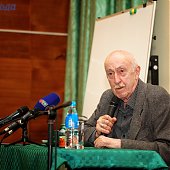 Отар Иоселиане во Владивостоке: мастер-класс и выставка графики