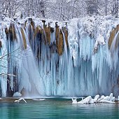 Удивительные замерзшие водопады
