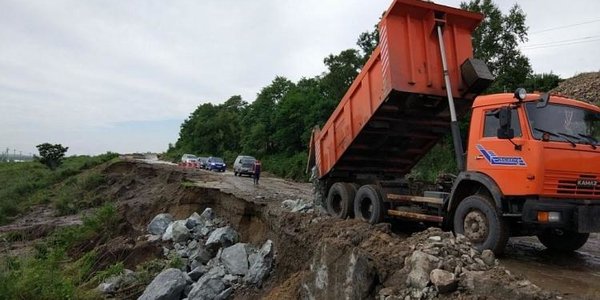 В Приморье продолжают восстанавливать размытые участки дорог. СПИСОК