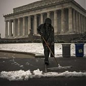 Снежный шторм парализовал северо-восток США