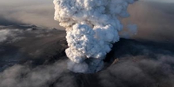 Впервые за 115 лет проснулся вулкан из 