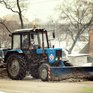 Снегоуборочная техника вышла на очистку улиц Владивостока