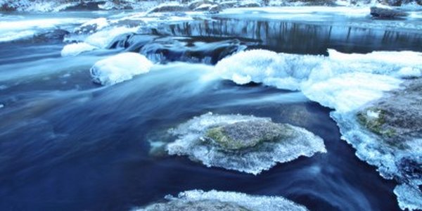Реки Приморья постепенно покрываются льдом