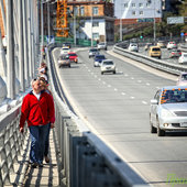 По Золотому мосту