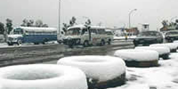 США засыпают снегопады