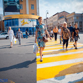Во Владивостоке появились «солнечные» пешеходные переходы