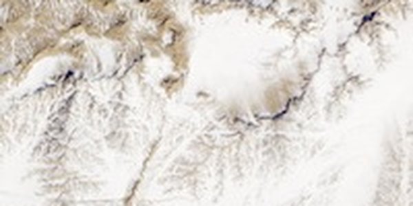Спутник сфотографировал заснеженную китайскую пустыню