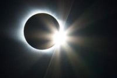 В Австралии наблюдалось полное солнечное затмение