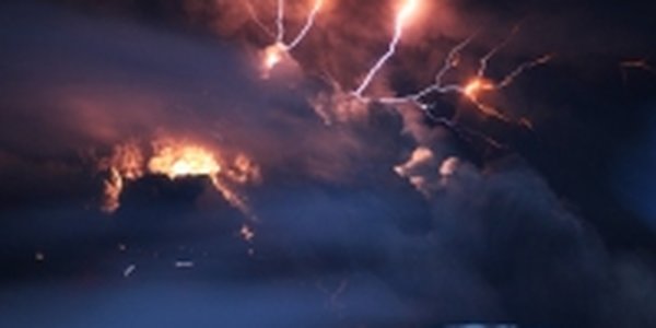 Аналитики подсчитывают последствия извержения вулкана Эйяфьятлайокудль