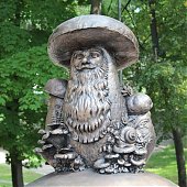 В Рязани появился памятник грибам с глазами