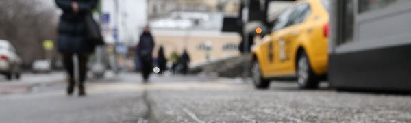 Магистрали Владивостока обработали противогололёдными реагентами