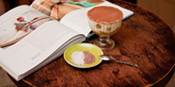 «Вкусно!» — Тирамису и горячий шоколад