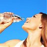 Ученые: вода в пластиковых бутылках вредит организму