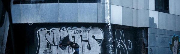 Настоящий тропический ливень обрушился на Владивосток
