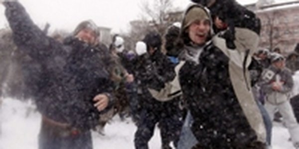 Циклон «Дэйзи» повлек за собой снежный флешмоб в Берлине (ФОТО)