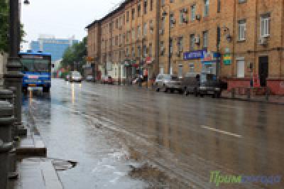 Тайфун SANBA продолжает смещение по Восточно-Китайскому морю