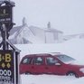 Больше недели просидели британцы в занесенном снегом пабе